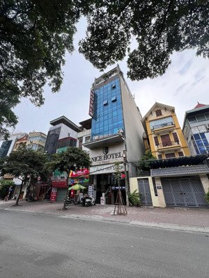 tòa khách sạn mặt khương đình, dt 150m2, 8 tầng, doanh thu gần 4 tỷ/năm, giá 90tỷ (có thương lượng)