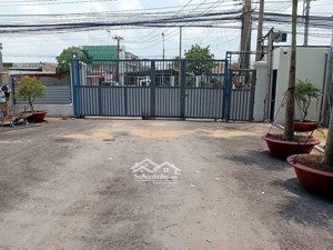 cho thuê đất tm dịch vụ, nền bê tông sẵn. gần quốc lộ 1a, kd đa ngành. hợp đồng dài hạn