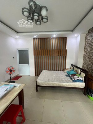 cho thuê phòng mặt tiền đường phạm hùng( kdc đại phúc). 30m2. full nội thất. giá thuê: 5,5tr/tháng