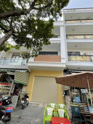 giá tốt mặt tiền kinh doanh 3 lầu nguyễn văn luông q.6