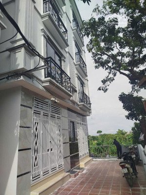 bán nr đẹp tại phụng châu, 2,95 tỷ, 32 m2, 4pn + 3wc + 4t