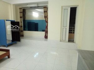 bán tòa nhà chdv phú đô, nam từ liêm. nhà 7 tầng thang máy, ô tô đỗ cửa. lh 