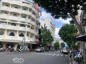 gần 1.000m2 mặt sàn hoàn công mạc thị bưởi quận 1, 7 tầng thang máy, lô góc, d.thu 2.4 tỷ/n, mt 6.2