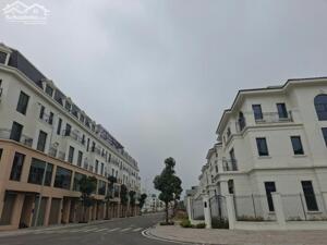 BÁN BIỆT THỰ ĐẲNG CẤP, VIEW TRỌN 16 TÒA CHUNG CƯ VINHOMES, GIÁ TỐT NHẤT THỊ TRƯỜNG