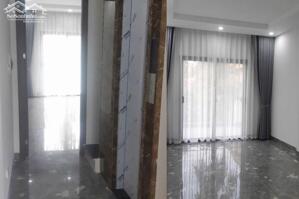 Cần bán gấp nhà Mặt phố Trần Nhật Duật giá 20 tỷ, 37mx3T, KD đông đúc