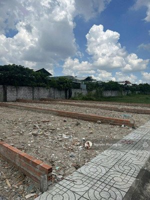 cần bán gấp 2 lô ở xã bình chiểu, thủ đức, chỉ 855 triệu, shr, thổ cư, 100m2