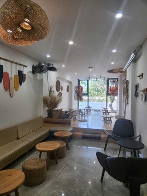 cho thuê nhà mặt phố triệu việt vương, mt 6m, dt 250m2 5 tầng, vỉa hè rộng, mặt tiền lớn