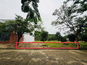 lô biệt thự đẹp 275m2 xây biệt thự đầu đường hoa anh đào kđt giáng hương chỉ 20.5tr/m2. 