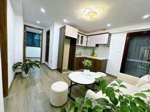 cho thuê căn hộ tập thể c4 nam đồng - tầng 5 - 3 ngủ giá 9.5tr