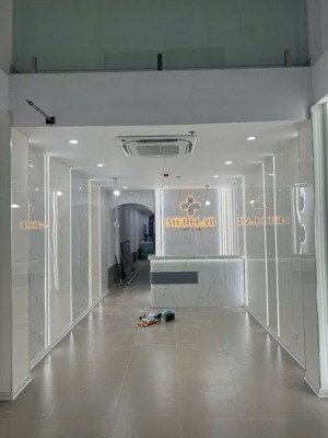 bán nhà mặt phố tại hoàng văn thái,1 mặt phố 1 mặt ngõ ô tô,38,9 tỷ, 80m2,8pn,7wc,chính chủ,uy tín,