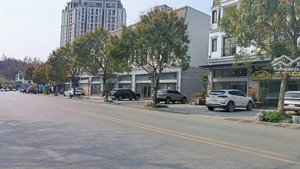 sở hữu ngay nhà mặt đường cái lân cạnh aeon mall bãi cháy. kinh doanh thuận tiện 7,6 tỷ