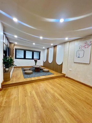 bán nhà nguyễn trãi dt 20/25m 4 tầng 3 ngủ đủ công năng. ngõ ô tô. (giá thỏa thuận)