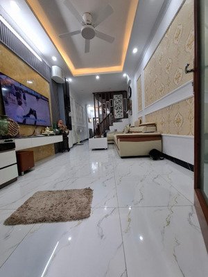 cơ hội vàng hoàng mai - nhà đẹp - full nội thất - diện tích 42,3m2 - giá nhỉnh 6,7 tỷ