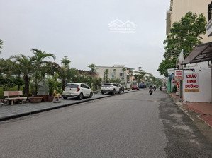 mặt phố long biên - ra cầu chương dương 2km1 đường thẳng - 54triệu/m2