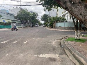 bán nhà mặt tiền phùng hưng phước long, có sẵn nhà cấp 4 giá chỉ: 7 tỷ 9 sổ đỏ chính chủ