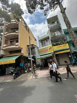 mt đường lý nam đế, p7, q11 3.9 x 14m dtcn: 54.8 m2 giá: 14.5 tỷ tl