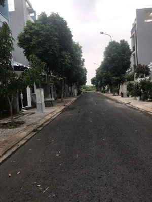 chủ gởi bán lô an thiên lý, dương đình hội, q9cũ. 100m2 5x20 đẹp không vướng gì. đường d17 rộng12m