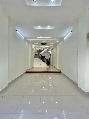 hẻm xe tải nguyễn văn công p3 - 4x18m trệt 2 lầu st - 4pn 4wc - nội thất cơ bản