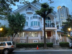 cho thuê bt đẹp tại saigon pearl, 115 triệu, 147m2, 5pn, 4wc