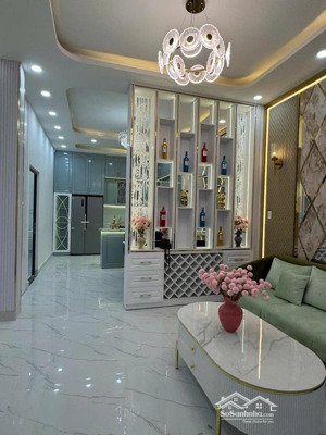 bán biệt thự mini, có phòng ngủ tầng trệt ngang 8m phạm hữu lầu, q7