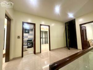 Cho thuê nguyên căn biệt thự tại khu Sao đỏ