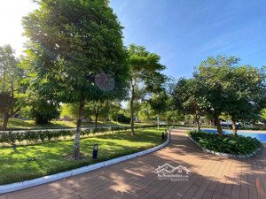 bán liền kề 110m2 tại hà đô charm giá 20ty liên hệ em 