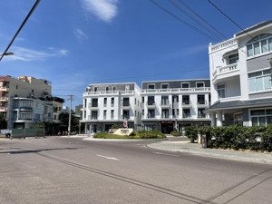 bán lỗ bán nhanh nhà phố richmond quy nhơn, cách biển chỉ 500m, gần bến xe quy nhơn