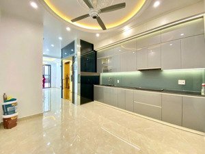 nhà mặt đường 11m khu tđc vinhomes riverside, hồng bàng, gần trung tâm hành chính thuỷ nguyên.