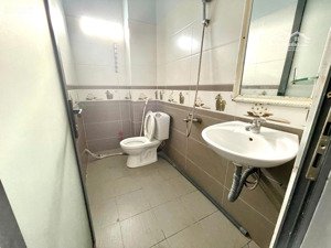 phòng full nội thất - có ban công - gần cvpm quang trung 1km2