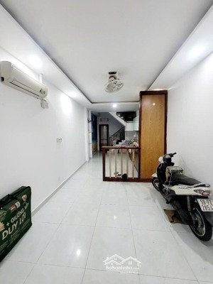 nét hạ 300 triệu -nguyễn hiền - quận 3 - hxh - 37m2 -4 tầng