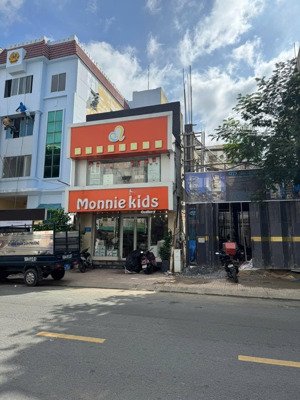 bán siêu phẩm mặt tiền nguyễn thiện thuật q3 dt 5,9m x 21m 2 tầng 60 tỷ có hdt 70 triệu / giáp q1