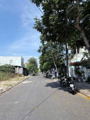 bán đất khu tđc tân trà đường cao sơn 8, hoà hải, ngũ hành sơn.
- diện tích đất: 100 m (5 x 20 m),