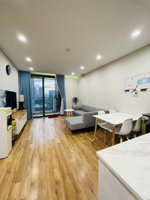 cho thuê căn hộ 86m2, 2 ngủ, 2vs, full đồ đẹp, tầng trung thoáng đẹp tại gold season chỉ 14.5tr