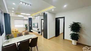 gia đình tôi cần bán căn hộ eco lake view - 32 đại từ. lh : 