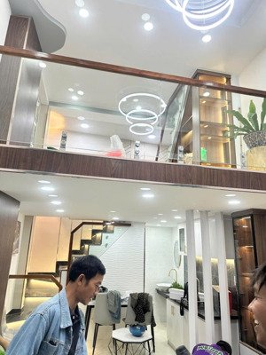 nhà 4 tầng lầu- 2 pn +1- đg nguyễn văn lượng- đi bộ ra lotte và cityland- công năng nhiều
