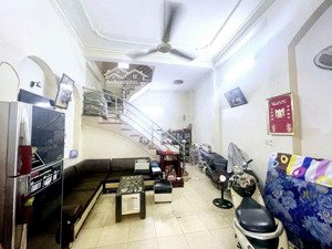 nhà vị trí kinh doanh 2 lầu đúc btct ngay cầu nguyễn văn cừ