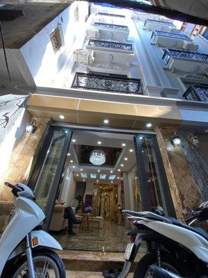 bán nhà phân lô võ thị sáu,45m 7 tầng thang máy giá 17,8 tỷ,ô tô đỗ cửa,nội thất xịn,nhà đẹp ở ngay