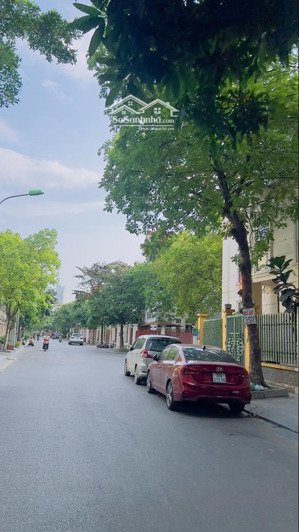 làng việt kiểu châu âu mộ lao hà đông
siêu biệt thự - trục chính đẹp nhất khu cao cấp gỗ quý