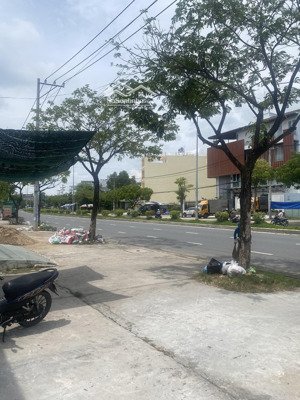 cần bán gấp nền đất sổ đỏ kdc t30, intresco. dt 100m, vị trí cực đẹp ngay đường lớn giá 10,5 tỷ