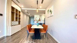 chính chủ cần bán nhanh căn hộ 2n tại mipec xuân thuỷ, dt 54m, giá hơn 5 tỷ, sẵn sổ, full nội thất