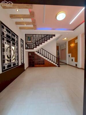 Cho thuê nhà 2 tầng, đường Tiên Sơn, phường Hoà Cường, Đà Nẵng Diện tích 110m2. Giá thuê chỉ 13 triệu/tháng