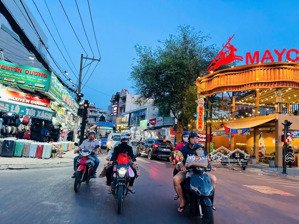 hàng vip góc 2mt (10x10) phố ẩm thực hoàng diệu 2, linh chiểu- hđt 80 triệu còn 8 năm