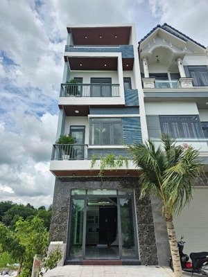 rẻ nhất khu: 4 tỷ 200, nhà phố đúc 3 tấm ngang 4.7m kdc đẹp gần chợ phú phong, tp. thuận an