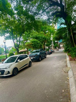 bán gấp nr 51m2 tôn đức thắng, 10m ra mặt hồ văn chương, 3 ôtô tránh, kinh doanh nhỏ, cực kỳ thoáng