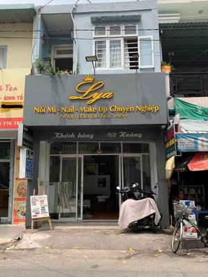 em cần bán nhanh nhà ở bình chánh. sang tên công chứng trong ngày