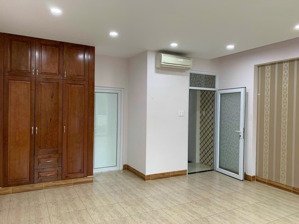 cho thuê nhà đường 11 sadeco phước kiển, 1 trệt 2 lầu
