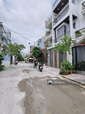 3 tầng kiên cố gần lê văn việt - thiết kế hiện đại - đường 8m thông