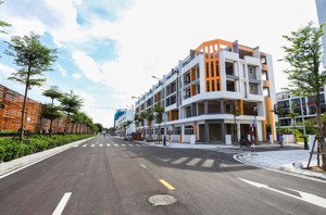 chính chủ gửi bán shop 2 mặt tiền bình minh garden 95m2 giá 25,5tỷ có dòng tiền cho thuê 27tr/tháng