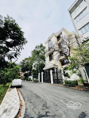 nơi đáng sống lãnh đạo quan chức cấp cao biệt thự vườn đào, 206m2 mt: 15m an ninh tốt, giá: 125 tỷ