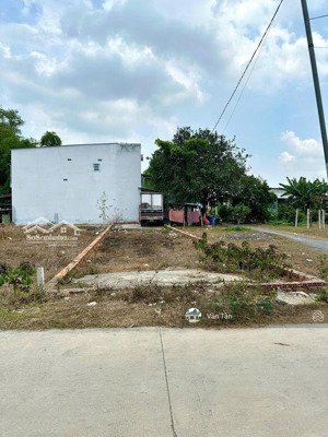 hàng hiếm tại hòa khánh nam, đức hòa, long an, kế ubnd xã hòa khánh, 579tr/210m2. full thổ, shr